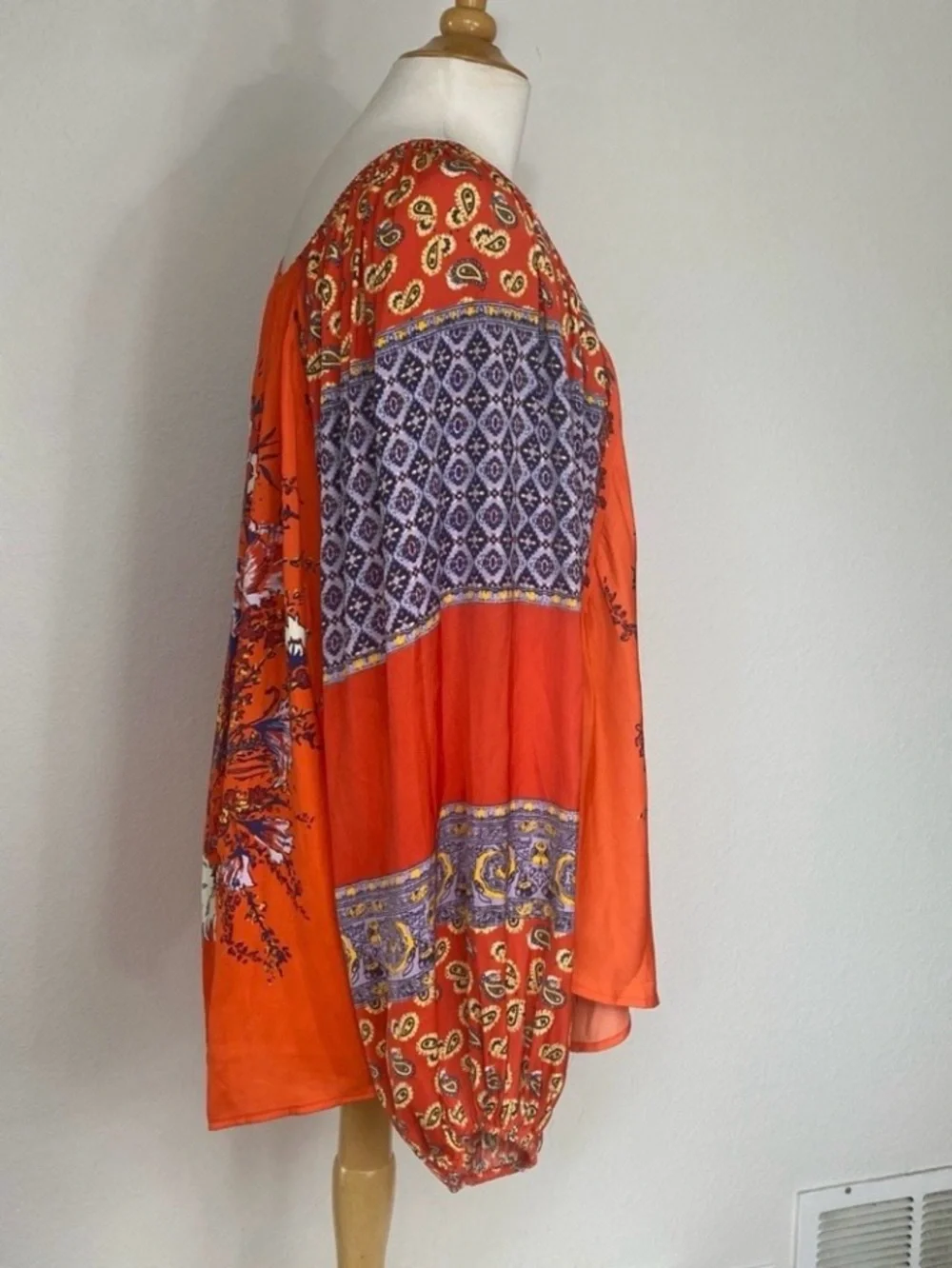 Free People Women Orange Red Paisley Satin Balloon Sleeve Blouse Size Large Boho